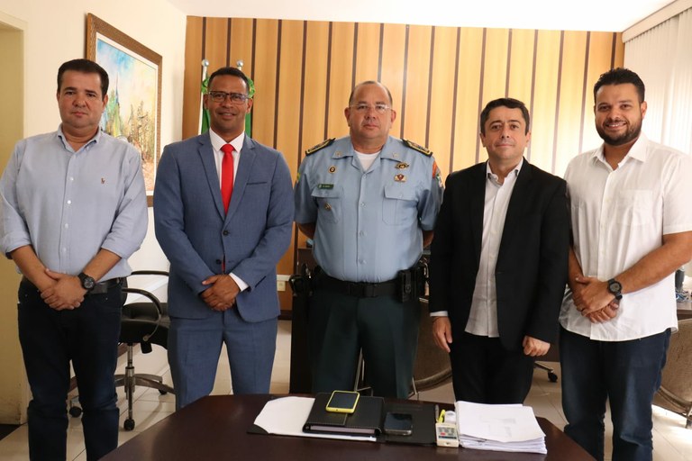 Anderson De Tuca Visita Novo Comandante Da Pm C Mara Municipal De Aracaju