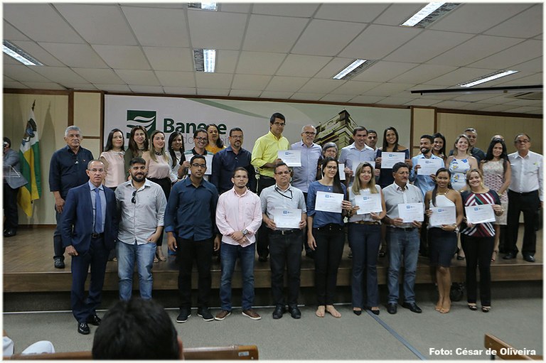 Parlamentares Participam De Entrega De Certificados C Mara Municipal