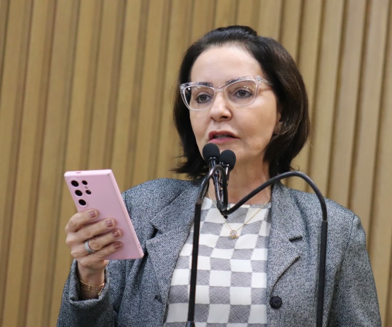 “Crise nas UTIs pediátricas não é falta de dinheiro, mas de responsabilidade e empatia”, afirma Emília Corrêa 