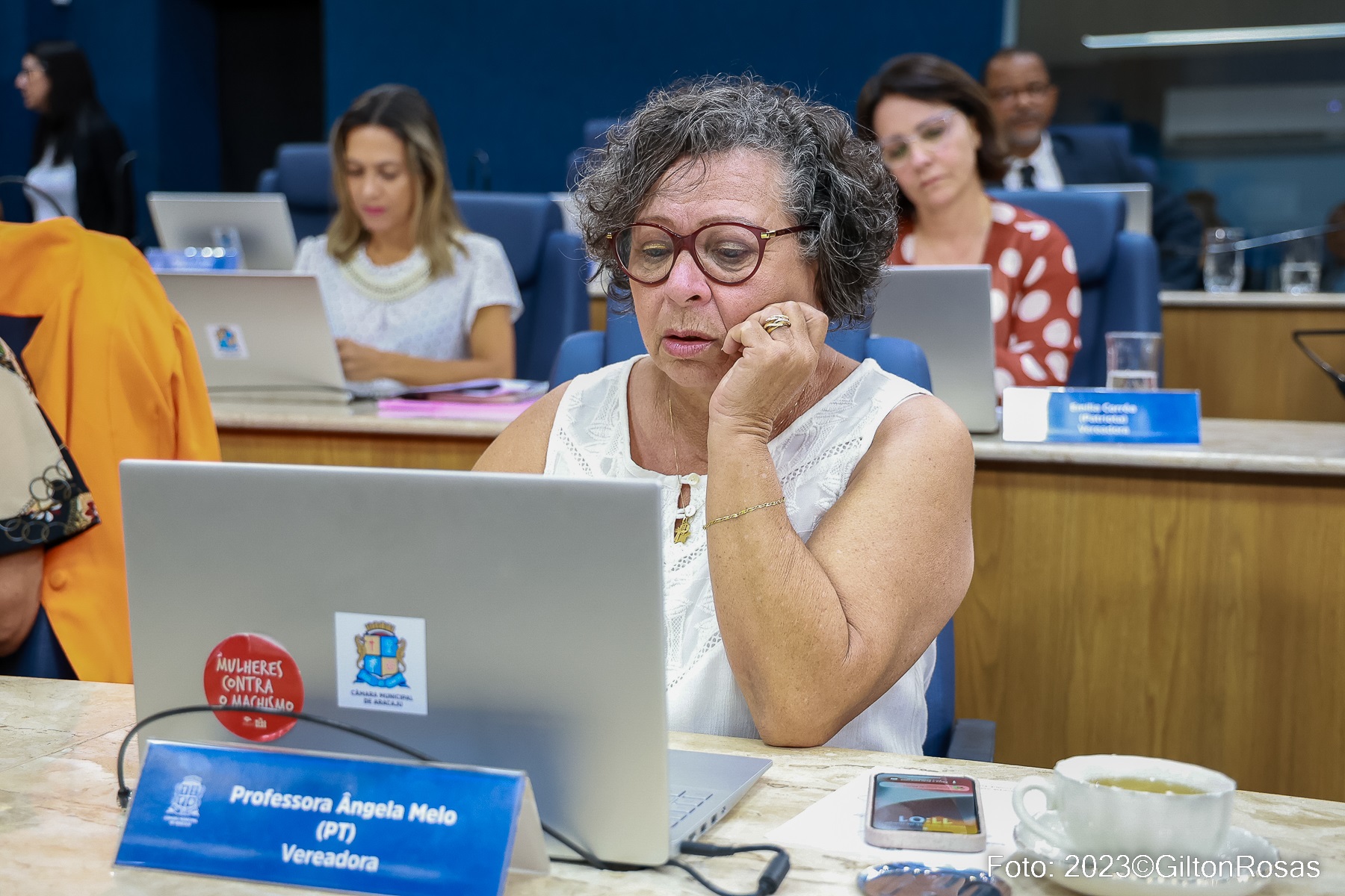 “Medidas meramente punitivistas e criminalizadoras contra crianças e adolescentes só agravarão violência no país”, diz Professora Ângela Melo