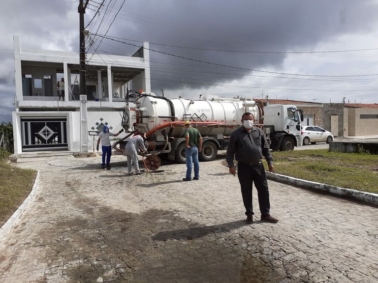 Américo atende demandas diversas da comunidade aracajuana neste fim de semana