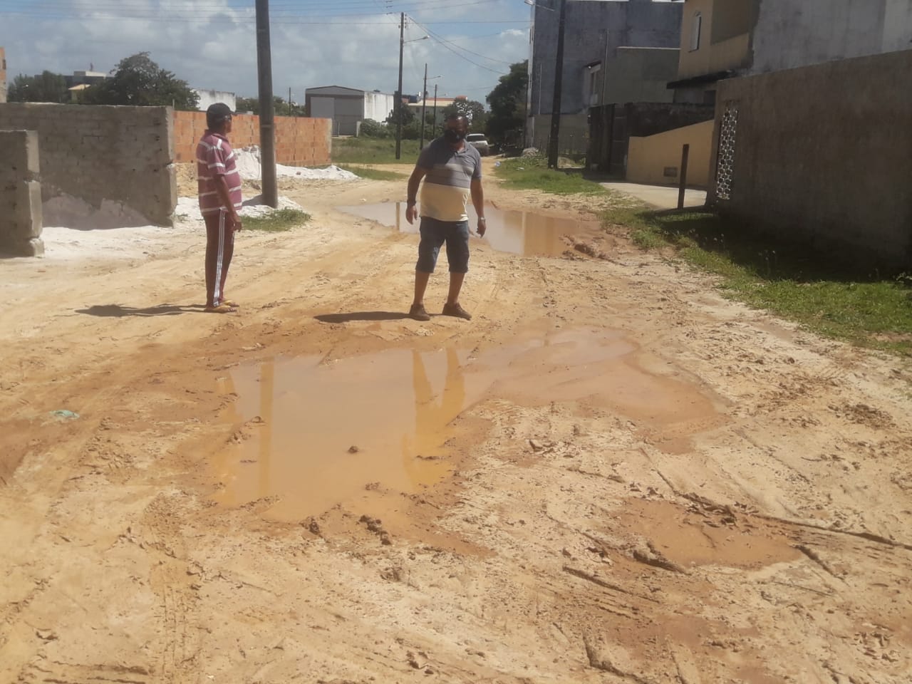 Americo dedica domingo para atender demandas das comunidades e visitar bairros de Aracaju