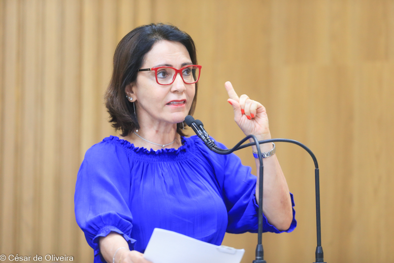 Aprovada, emenda de Emília, que prevê construção de creches municipais