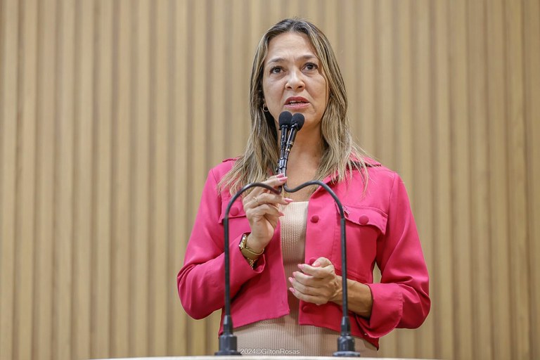 Aracajuanos estão há mais de 8 meses esperando ressonância, denuncia Sheyla 