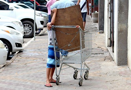 Aribé sugere cadastro de pessoas que fazem carrego nas feiras de Aracaju