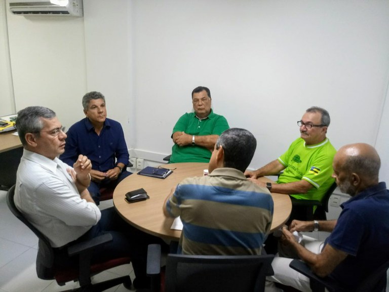 Iran debate situação do Bairro Jabotiana em reunião na Sema