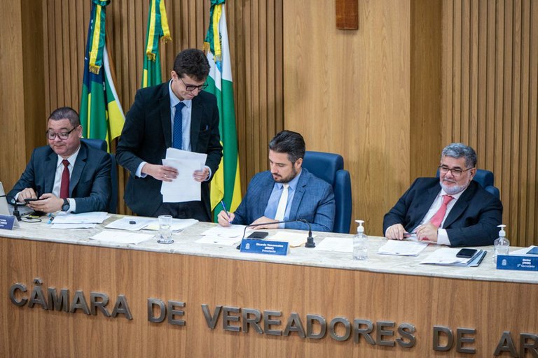 Câmara aprova remissão de débitos do IPTU 