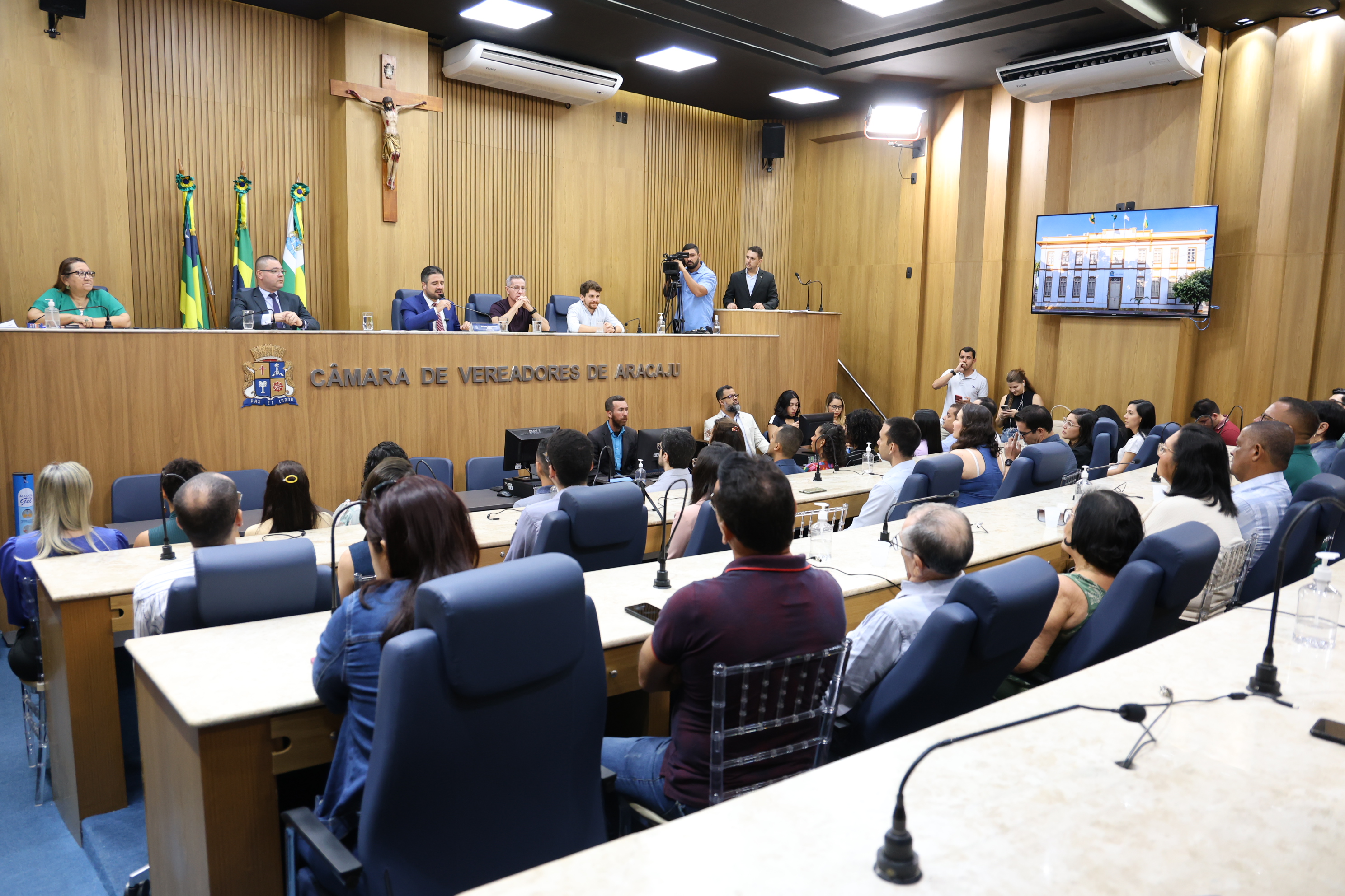 Câmara de Aracaju empossa mais 23 aprovados em concurso