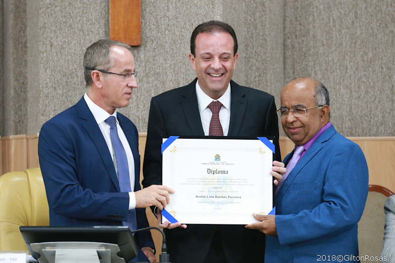 Câmara de Aracaju entrega Título de Cidadão Aracajuano ao deputado federal André Moura