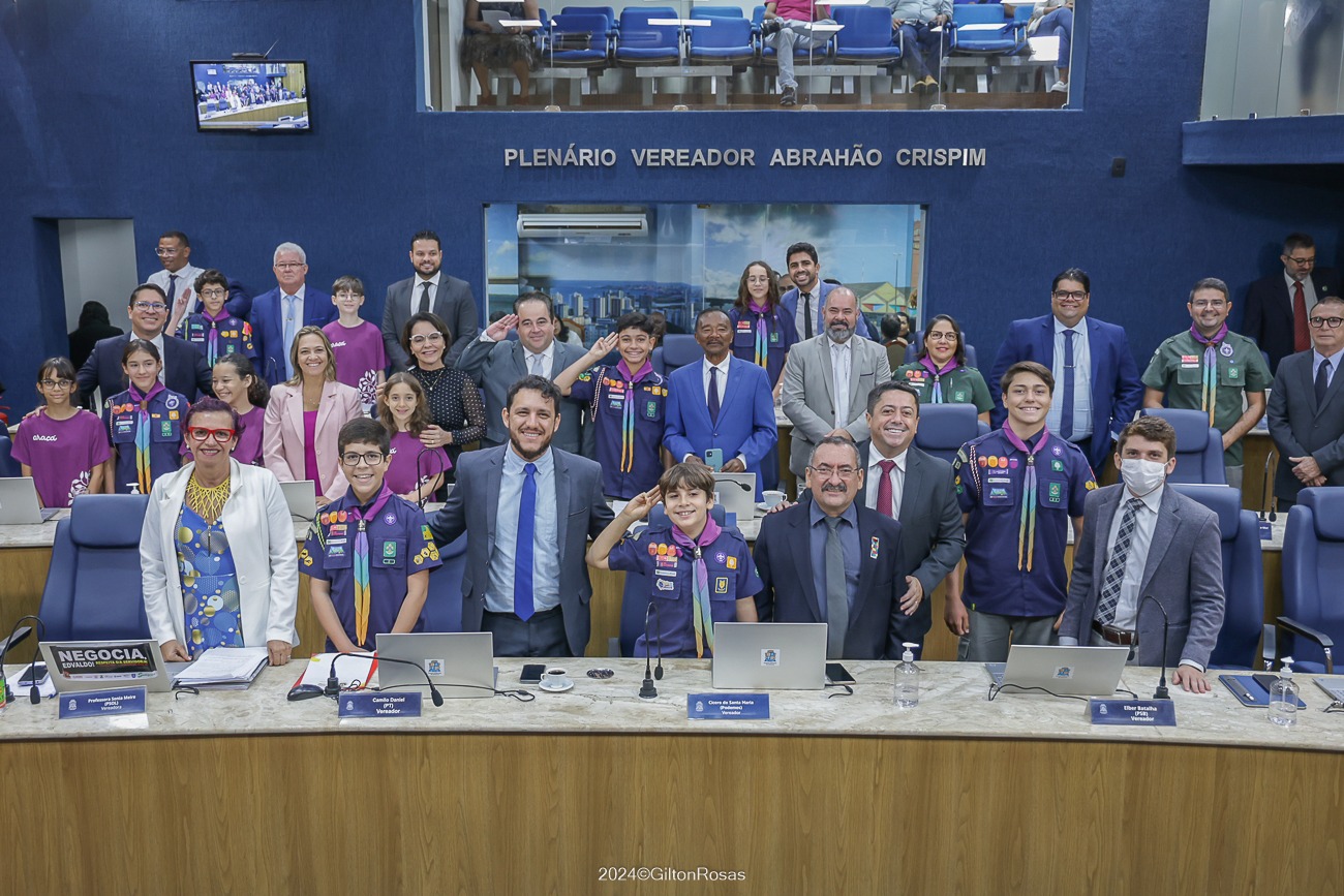 Câmara Municipal de Aracaju recebe visita do grupo Escoteiro Araçá 