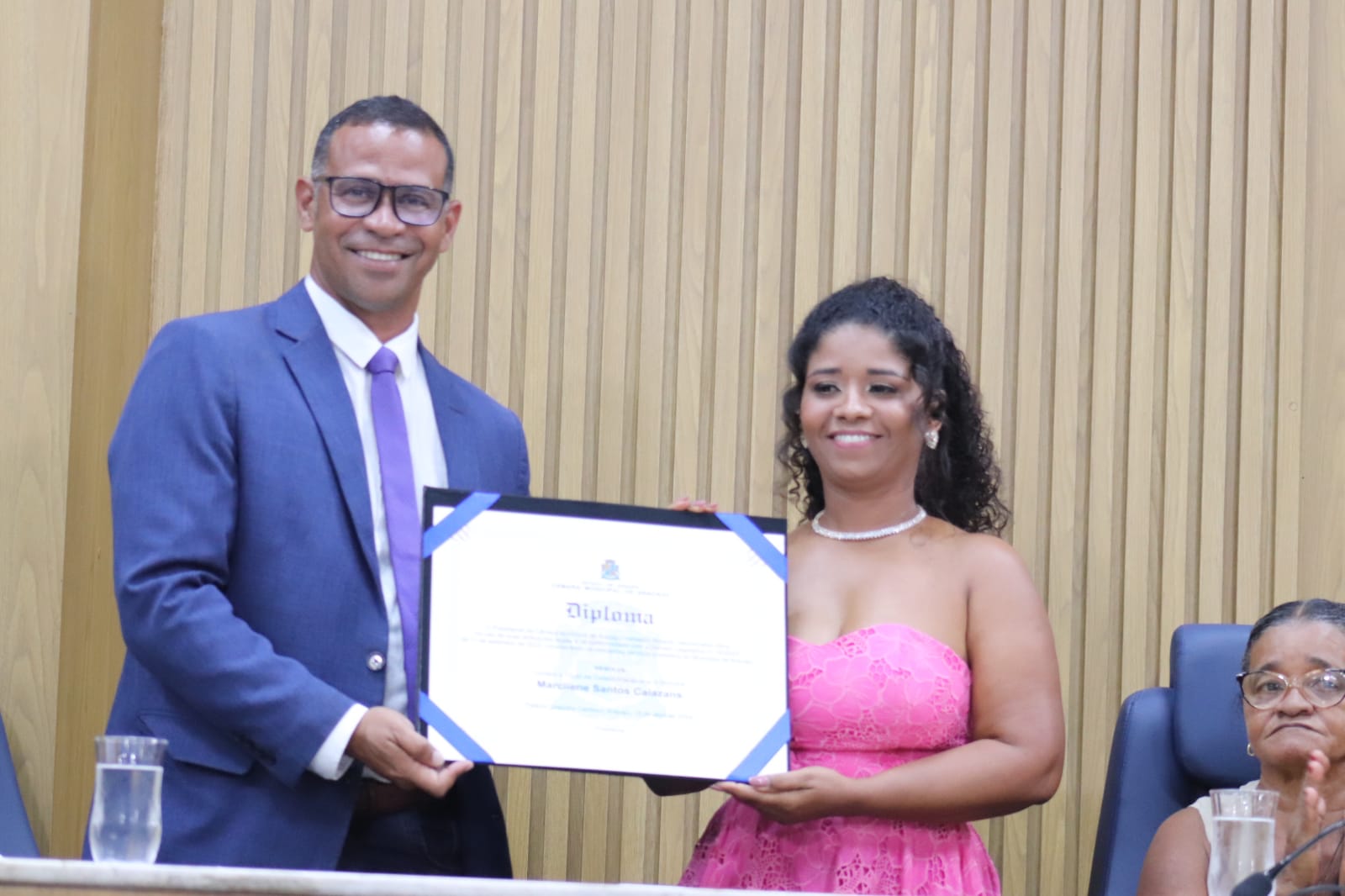 De autoria de Sargento Byron, empresária Marcilene Santos Calazans recebe Título de Cidadã Aracajuana