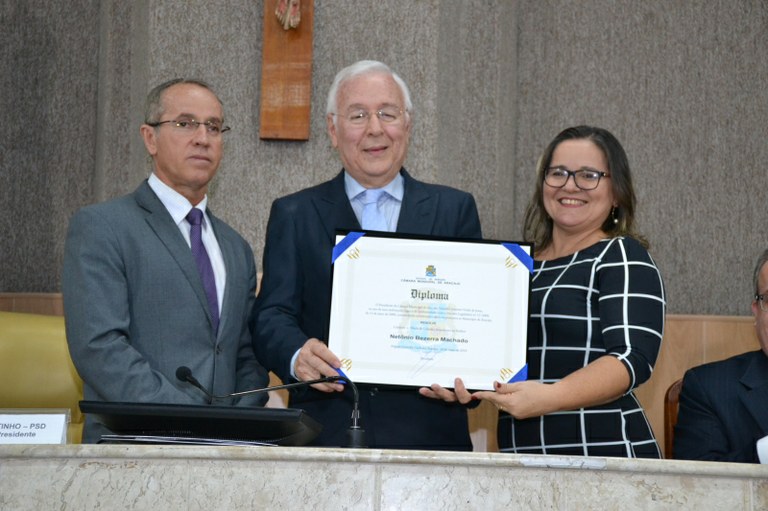 Netônio Bezerra Machado recebe Título de Cidadão Aracajuano