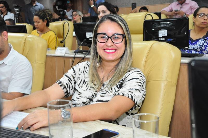 Diretores do Cirurgia não passaram informações concretas à CPI da Saúde, afirma Kitty Lima