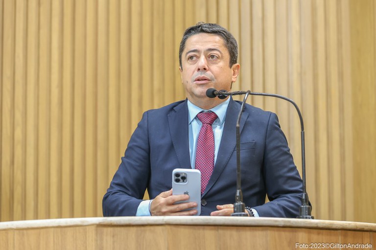 Durante Grande Expediente, Fabiano Oliveira fala sobre nova praça do bairro Farolândia