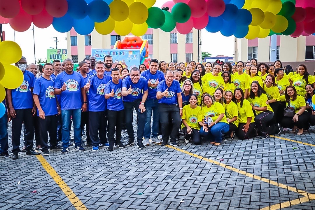 Eduardo Lima participa de evento do Dia das Crianças para família de detentos