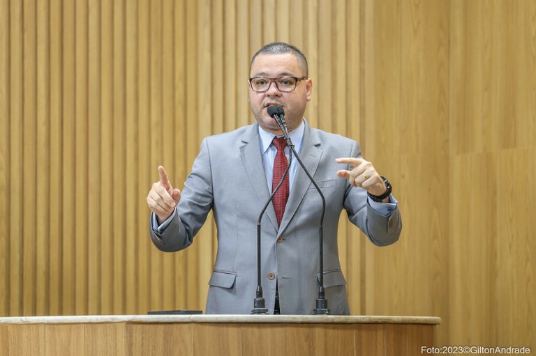 Eduardo Lima repudia fala xenofóbica do ministro da Defesa de Lula contra o pobre do NE