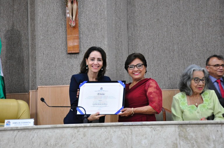 Educadora Elenilda Novais é a nova Cidadã Aracajuana