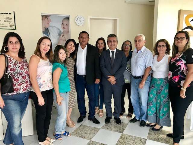 Elber participa de reunião com médicos e enfermeiros para discutirem a privatização da saúde de Aracaju