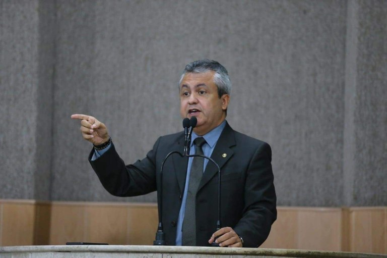 Elber repudia discurso de ministro da Casa Civil contra a Universidade Federal de Sergipe