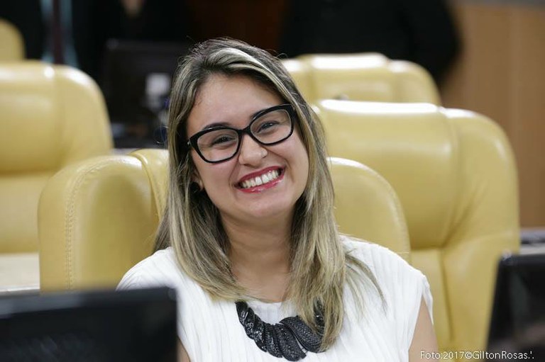 Emenda de Kitty Lima à LDO 2019 que assegura recursos à causa animal é aprovada pela CMA