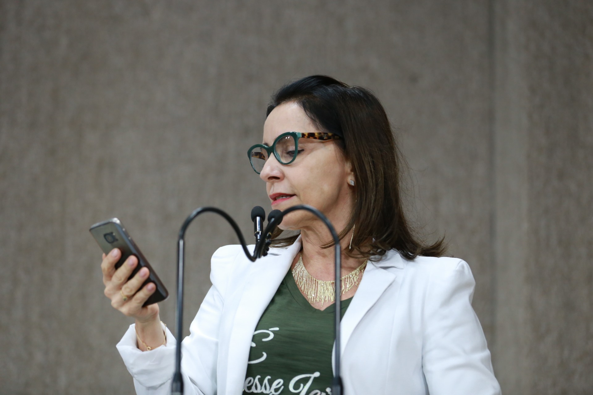 ”Traição contra o povo”, afirma Emília sobre possível reajuste de tarifa