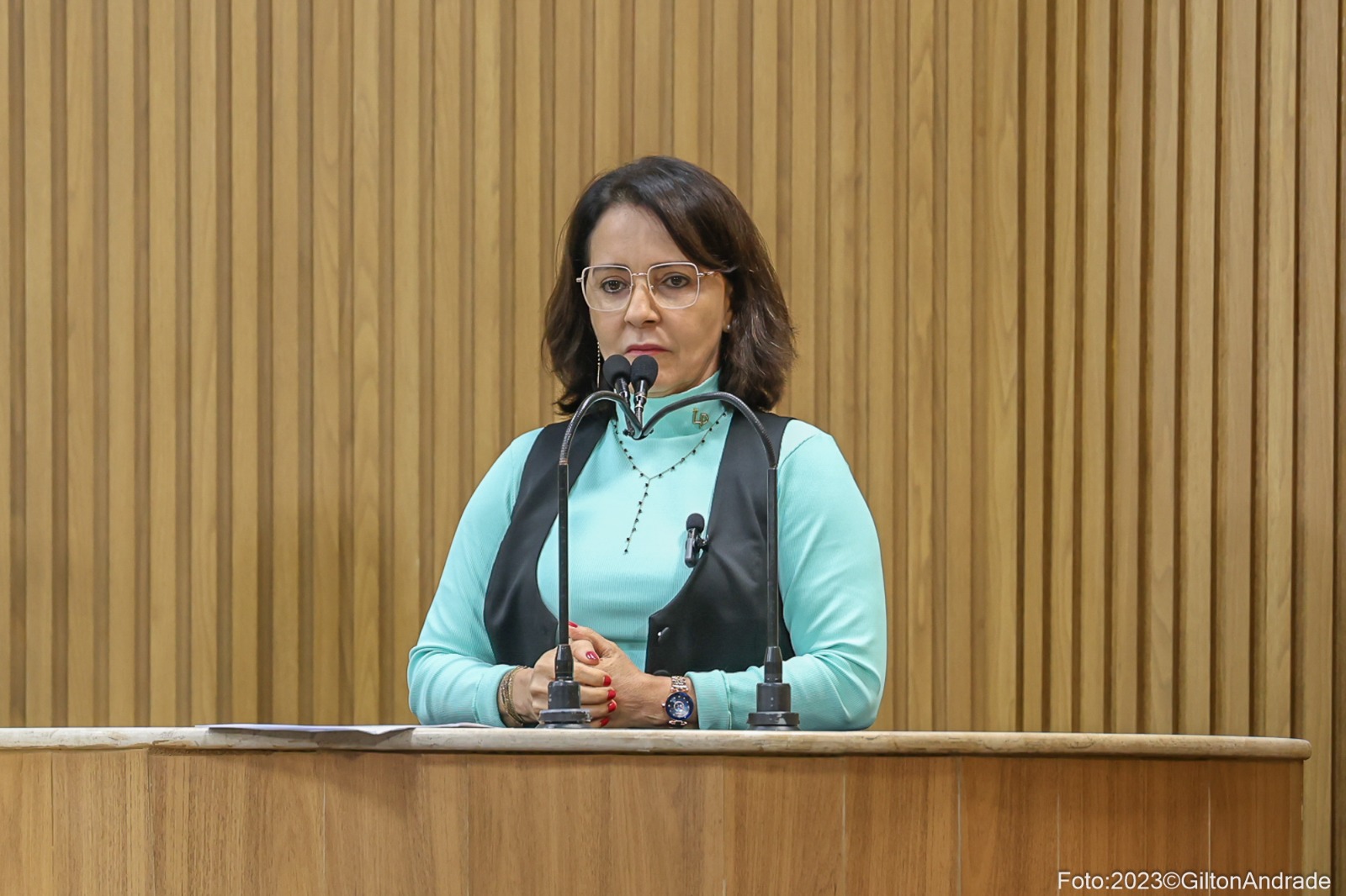 Emília Corrêa: nunca vimos tantos buracos e desleixo em Aracaju como agora