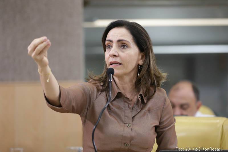 Emília demonstra preocupação com eleitor convicto do voto branco e nulo