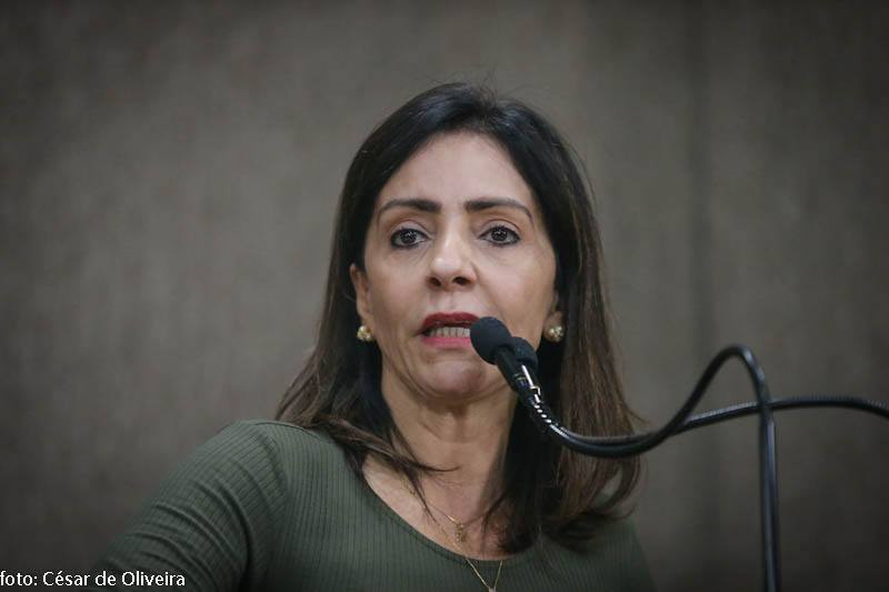 Emília faz chamamento por mais mulheres na política