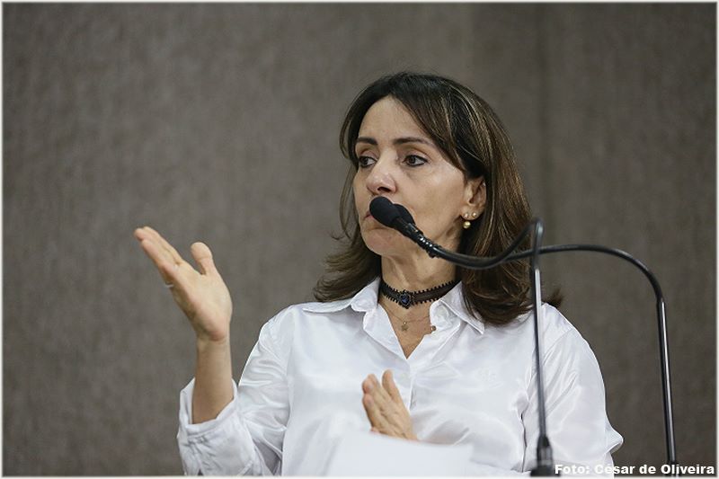 Emília recorre à Justiça para garantir realização de sessões on-line