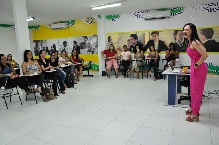 Escola do Legislativo da CMA realiza curso “Gramática Emponderadora”