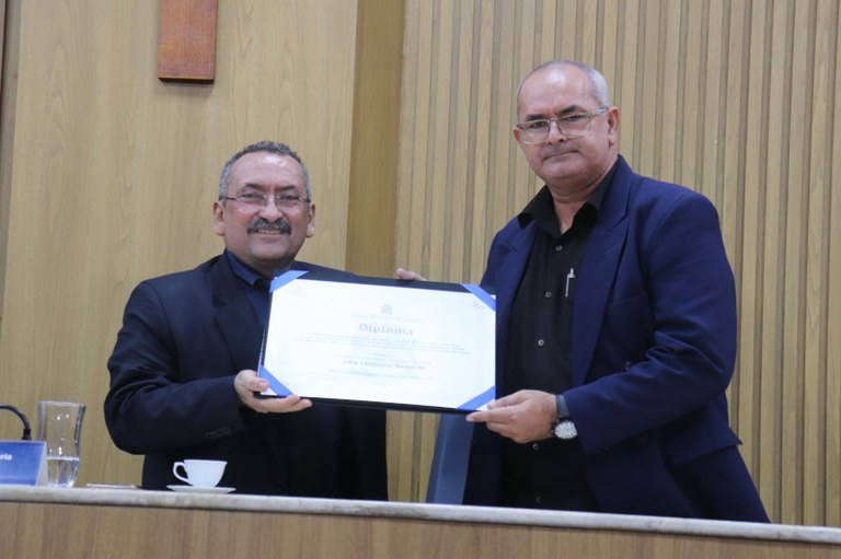 Escritor Omar Rezende é o mais novo cidadão aracajuano