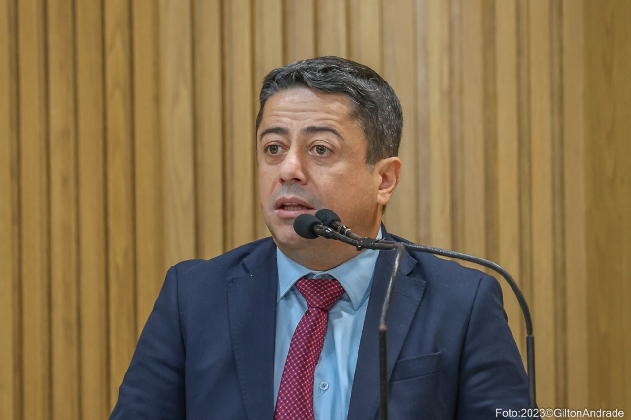 Fabiano Oliveira parabeniza compromisso do senador Laércio Oliveira e reforça importância da Catedral 