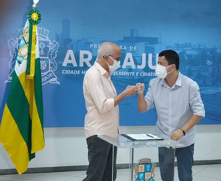 Fabiano Oliveira participa de ordens de assinatura de serviços importantes para Aracaju