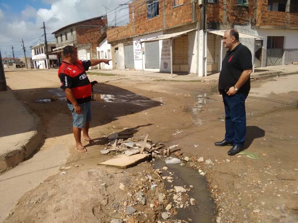 Jason visita comunidade e ouve reivindicações por melhor infraestrutura