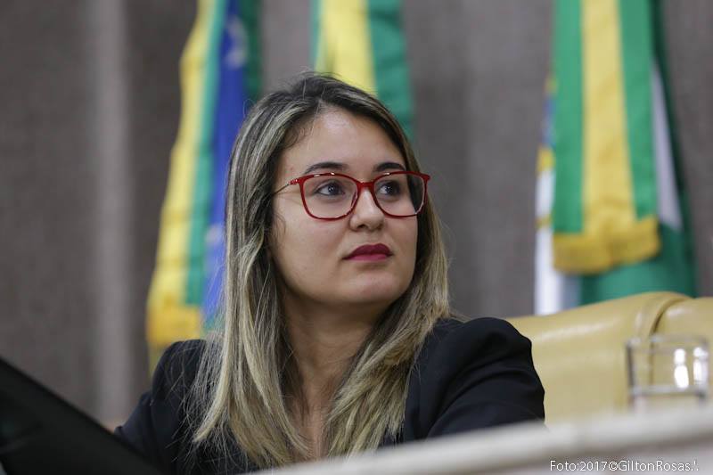 Kitty Lima leva seus projetos na causa animal ao interior de Sergipe