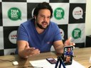 Live em ação de Thiaguinho Batalha tem a participação do empresário Milton Andrade