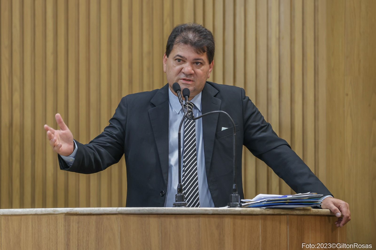 Milton Dantas torce pela vitória do Confiança