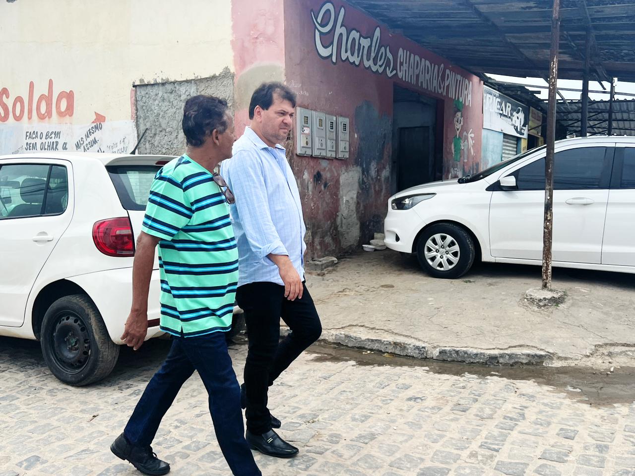 Milton Dantas visita a travessa Almirante Tamandaré 