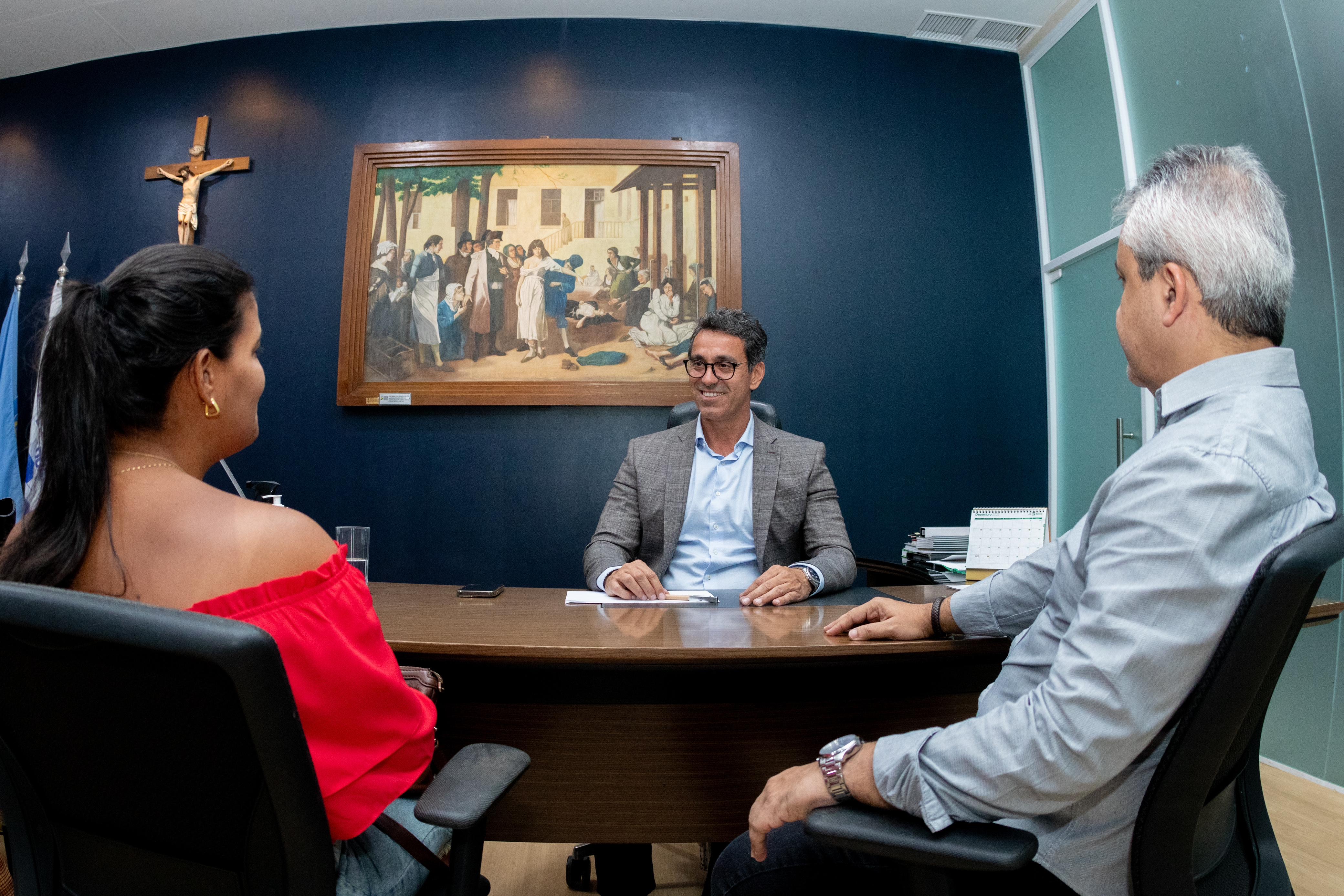 Nanismo é pauta de reunião de Elber com secretário de estado da saúde, Walter Pinheiro