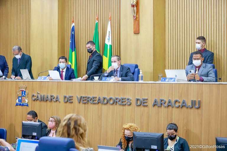 "Projeto de reajuste salarial dos servidores da Câmara será votado amanhã", afirma Nitinho