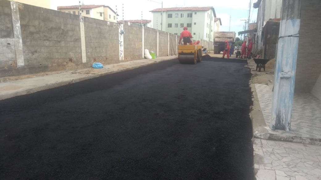 Palhaço Soneca leva mais benefícios ao bairro Olaria