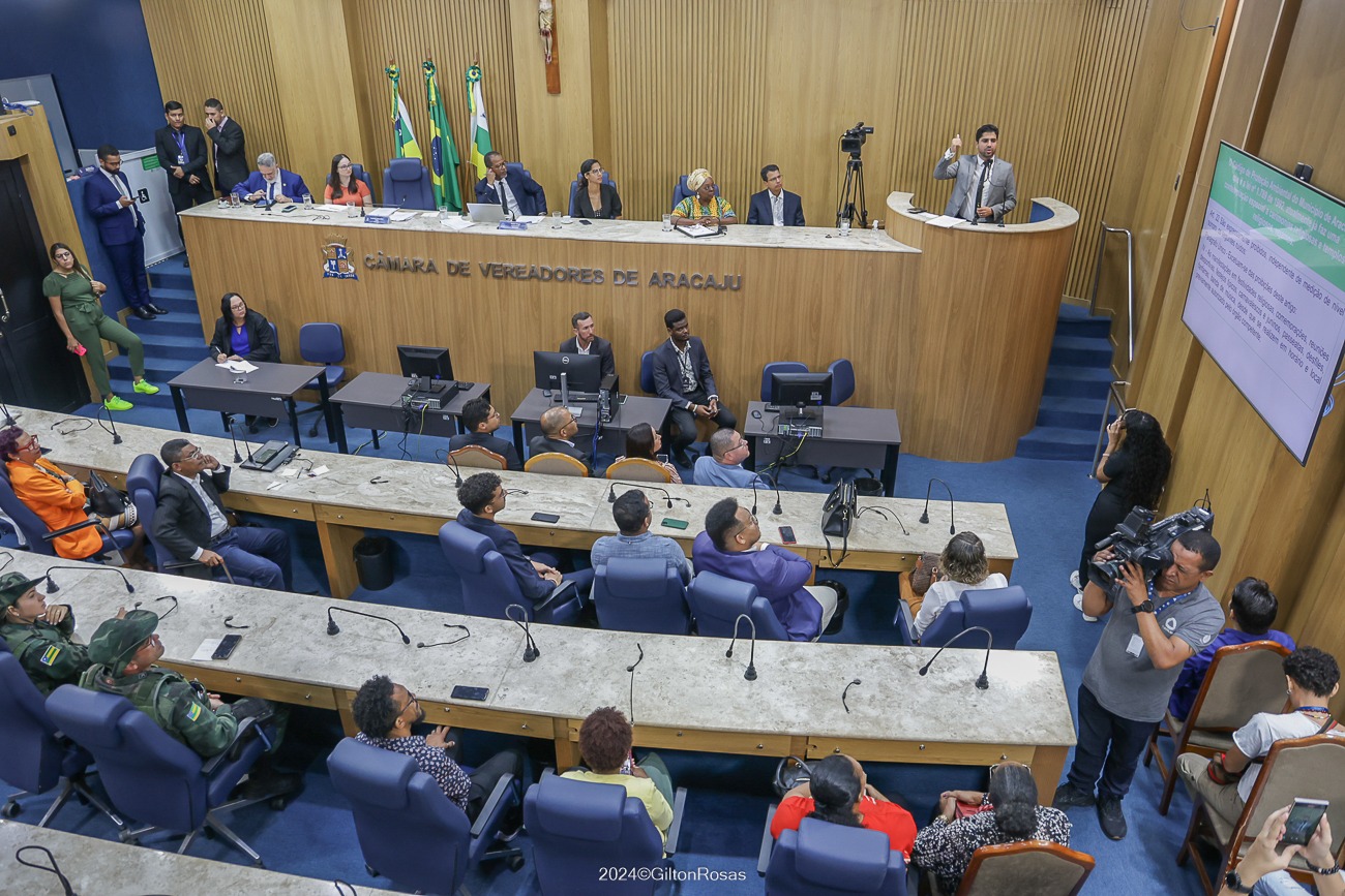 Pastor Diego promove debate sobre dispensa e licença ambiental dos templos religiosos