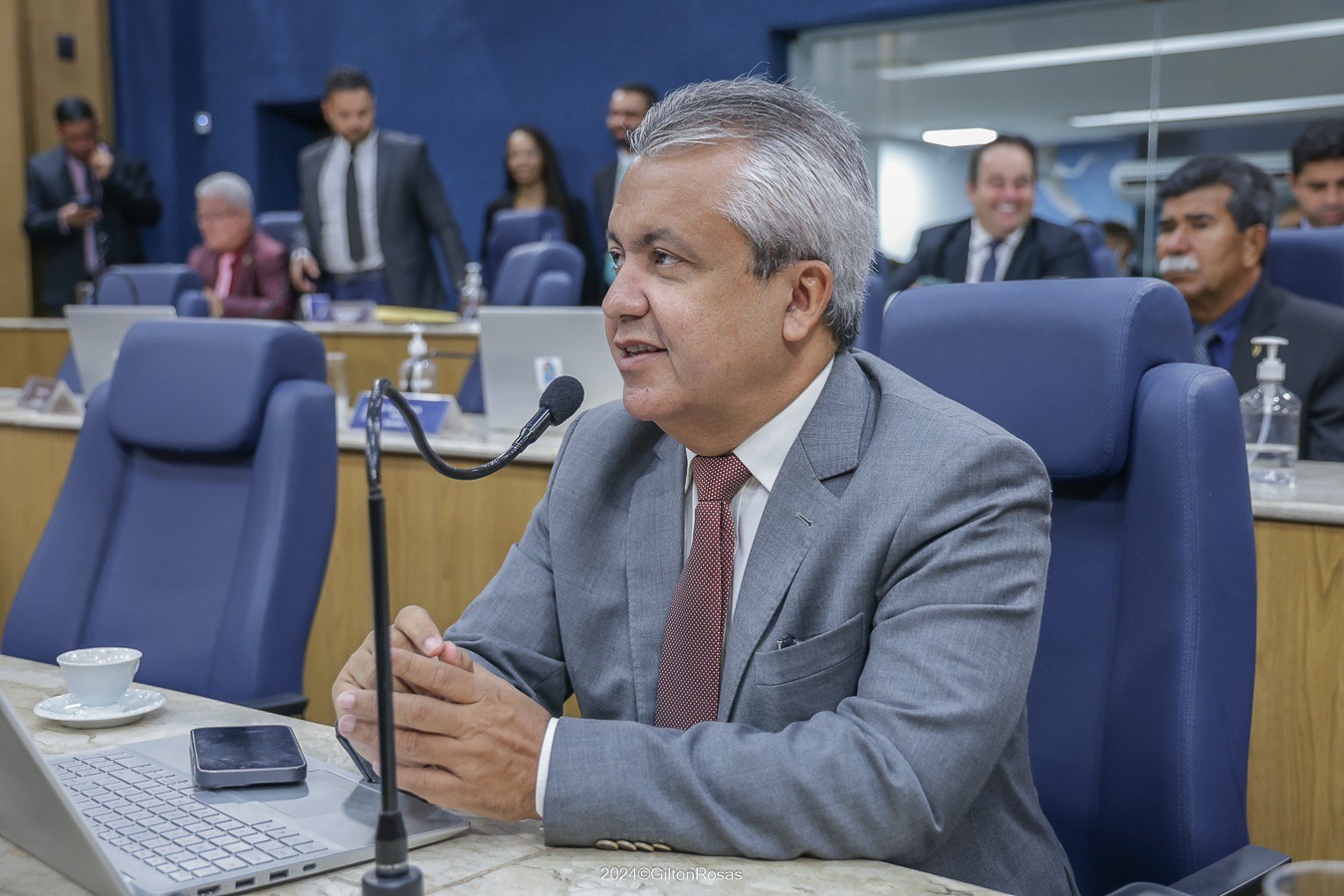 PL de Elber denomina rua jornalista Edvar Freire Caetano no bairro Aruana 