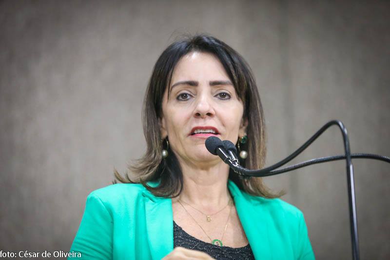 "Política não é comércio”, diz a pré-candidata Emília Corrêa