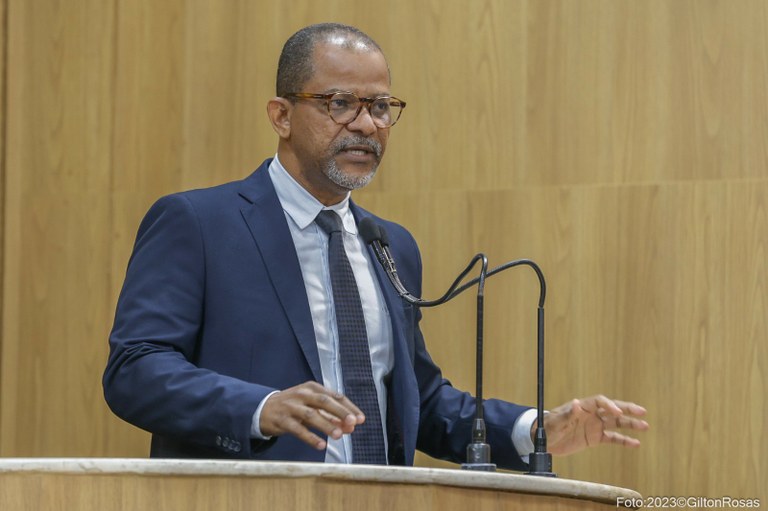 Professor Bittencourt presta solidariedade aos familiares e amigos do ex-vereador, Thiaguinho Batalha. 