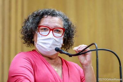 Professora Ângela Melo defende passaporte vacinal e repudia postura negacionista do Governo de Sergipe