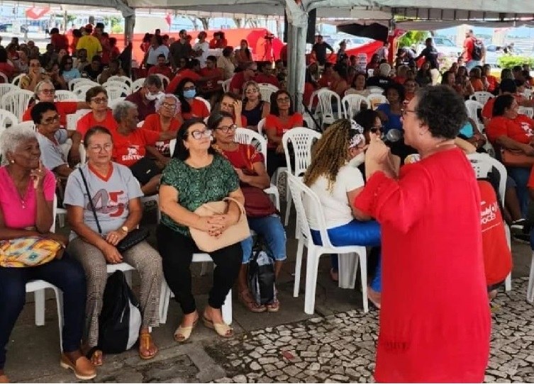 Professora Ângela Melo manifesta apoio ao Magistério Estadual e repudia postura do Governo de Sergipe