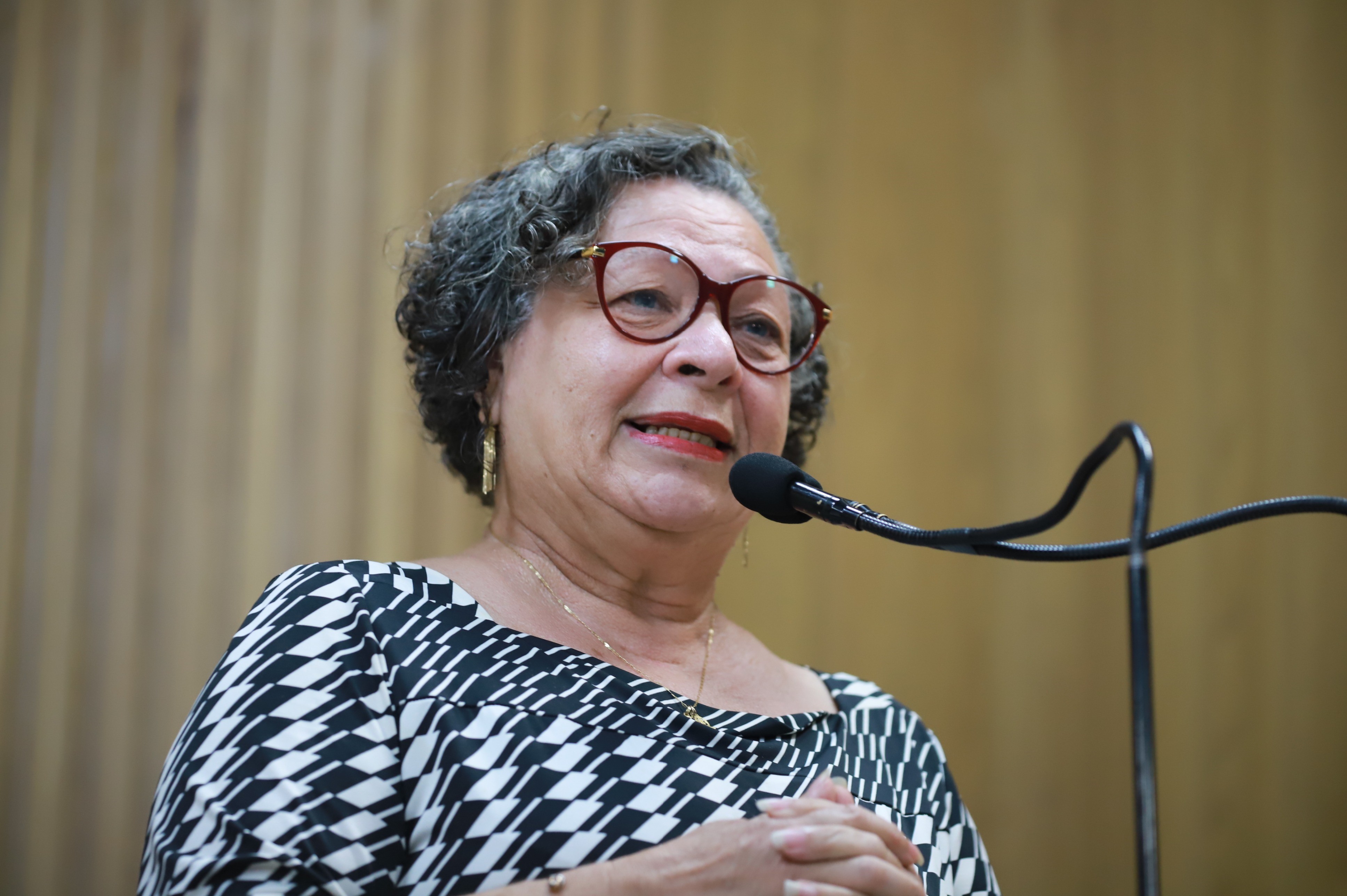 Professora Ângela Melo volta a defender Renda Básica Municipal para enfrentamento à fome em Aracaju