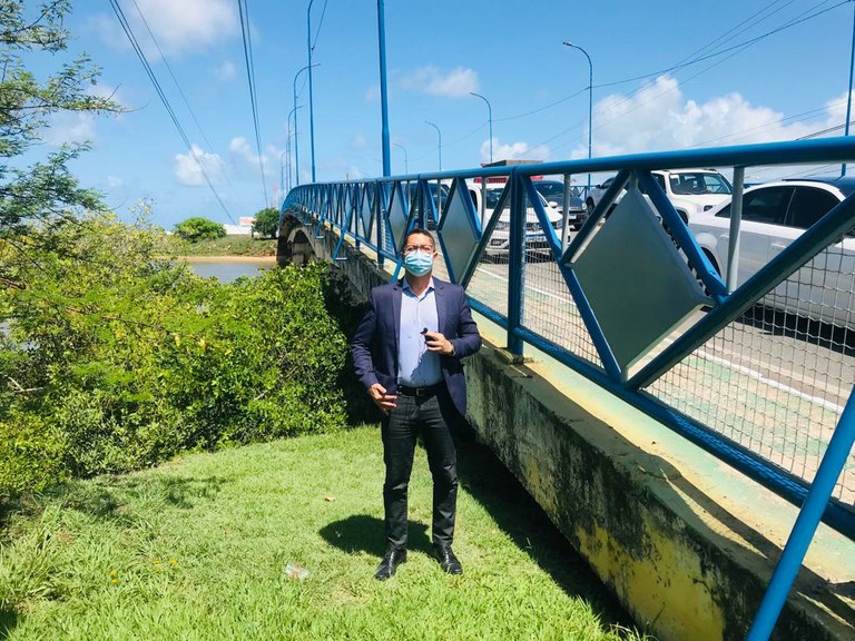 Ricardo Marques fiscaliza obras realizadas em Aracaju e encontra possíveis irregularidades