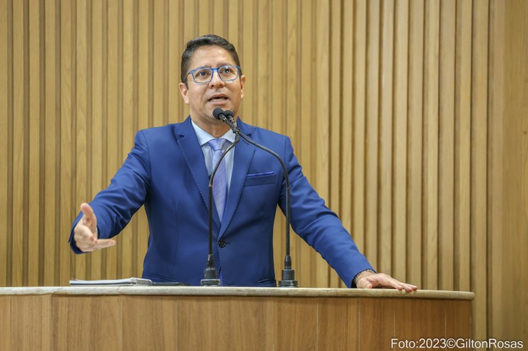 Ricardo Marques sugere cessão de área do estado para construção de creche no bairro 18 do Forte